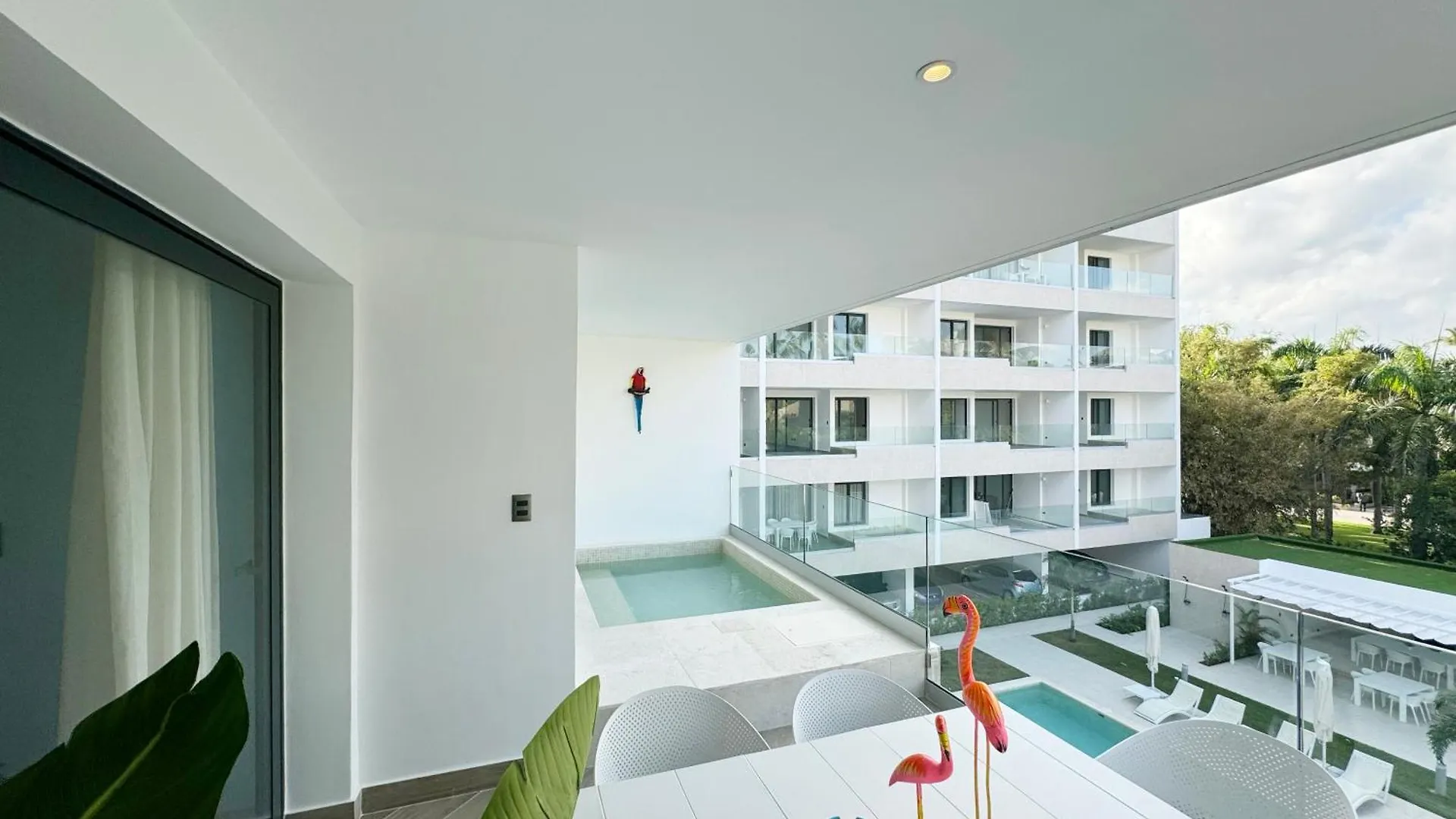 Tropical Relaxing 2 Bedroom Unit With Picuzzi location
